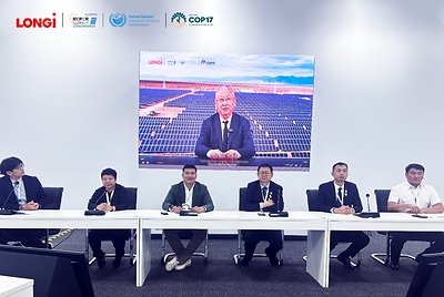 You are currently viewing LONGi at UNCCD COP17: Li Zhenguo Explains Two Technological Pathways for PV-Powered Food Security
