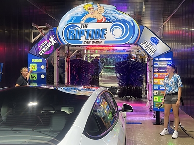 Read more about the article The RipTide Car Wash Honors Teachers and School Staff with 2nd Annual Free Car Washes Throughout August