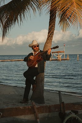 You are currently viewing Mohegan Pennsylvania Marks 20 Years with $200,000 Giveaway, Country Artist ERNEST, and More