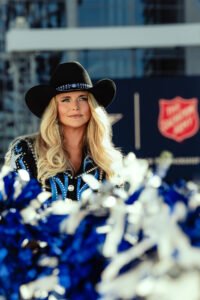 Read more about the article Miranda Lambert To Kick Off Salvation Army’s Red Kettle Campaign With Dallas Cowboys Thanksgiving Game Halftime Performance