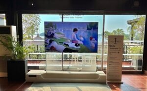 Read more about the article LG Electronics Kicks Off UAE Winter Roadshow for the All-New LG OLED EVO W6 Wallpaper TV